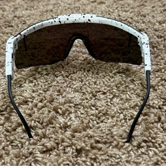 NWT Pit Viper V2 Polarized Sunglasses with Blue Reflective Lens & Speckled Frame - Picture 6 of 9